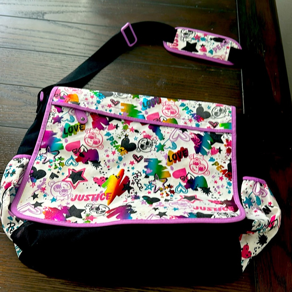 Shoulder pouch. Good condition
